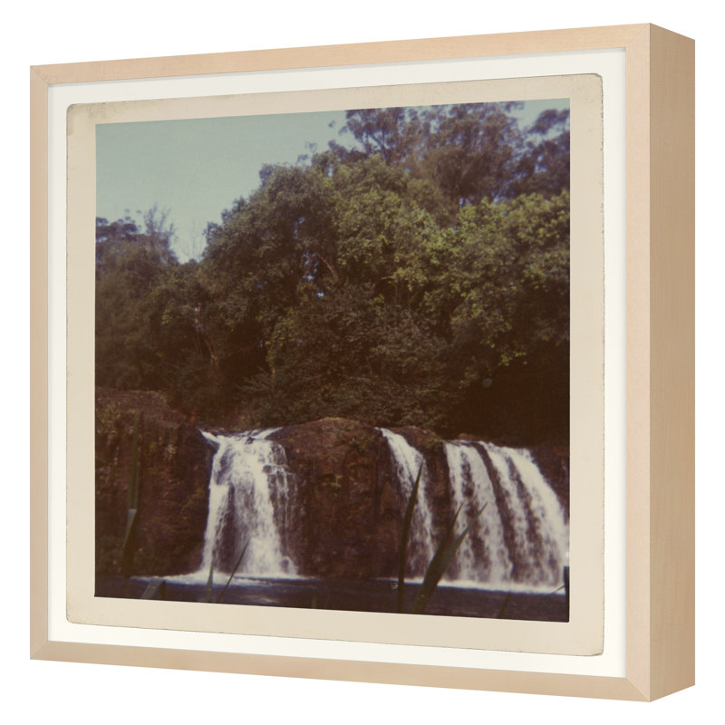 «Waterfalls» par Hope Bainbridge - impression d'un cadre photo sur papier, H 22 po x l 22 po