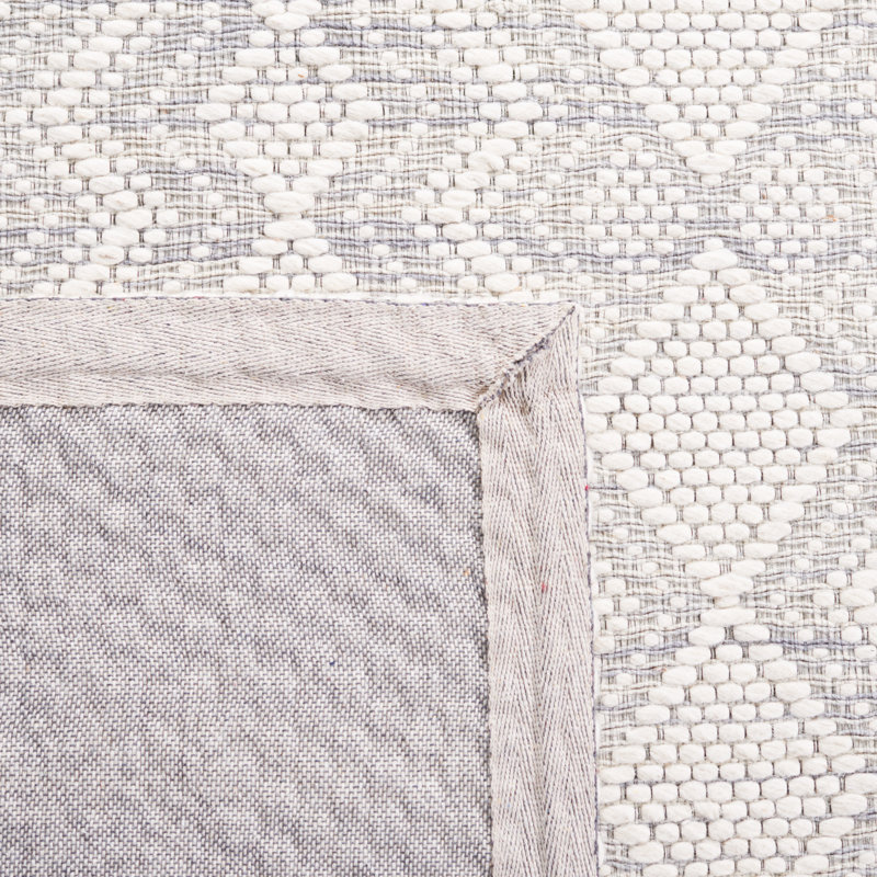 Manya Geometric Handwoven Wool/Polyester Area Rug in White/Gray, Rectangle 5' x 8'