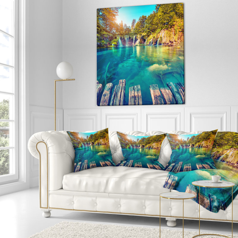 Blue Waters in Plitvice Lakes - Coussin à imprimé paysage, 16 po x 1 po, Type de produit