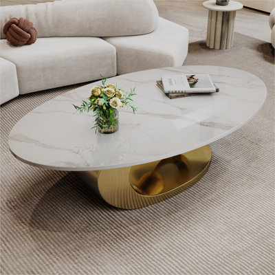 Table basse rectangulaire en pierre frittée avec base sculpturale dorée, blanc classique, centre de table de salon contemporain