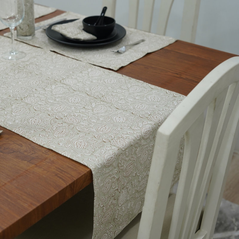 Red Barrel Studio® Festive table runner, Contemporary table runner, 6 Kamal, Green, 11" Rectangle
