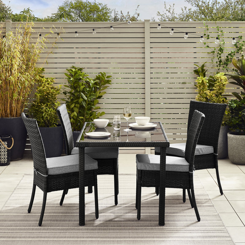 Ensemble repas pour 4 personnes Romo Classic - Table en verre et chaises en rotin PE, Noir, noir, noir, noir