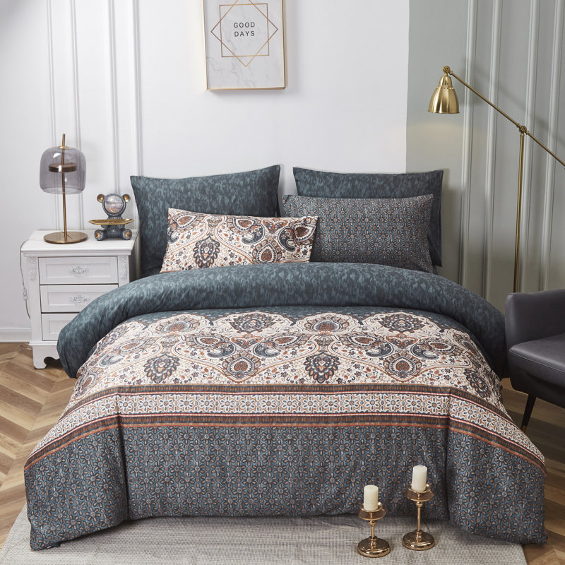 Monarch Traditional Paisley Duvet Cover, Queen Duvet Cover + 2 Standard Pillowcases