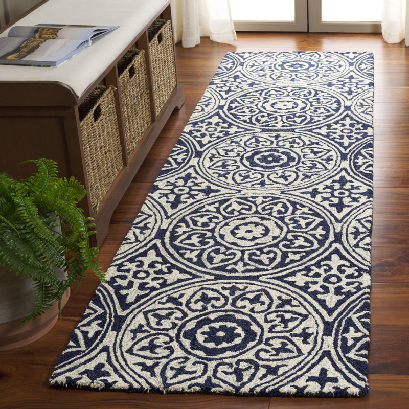 Tapis en laine / coton touffeté à la main Norissa en ivoire / bleu, Tapis de couloir 2 pi 3 po x 8 pi