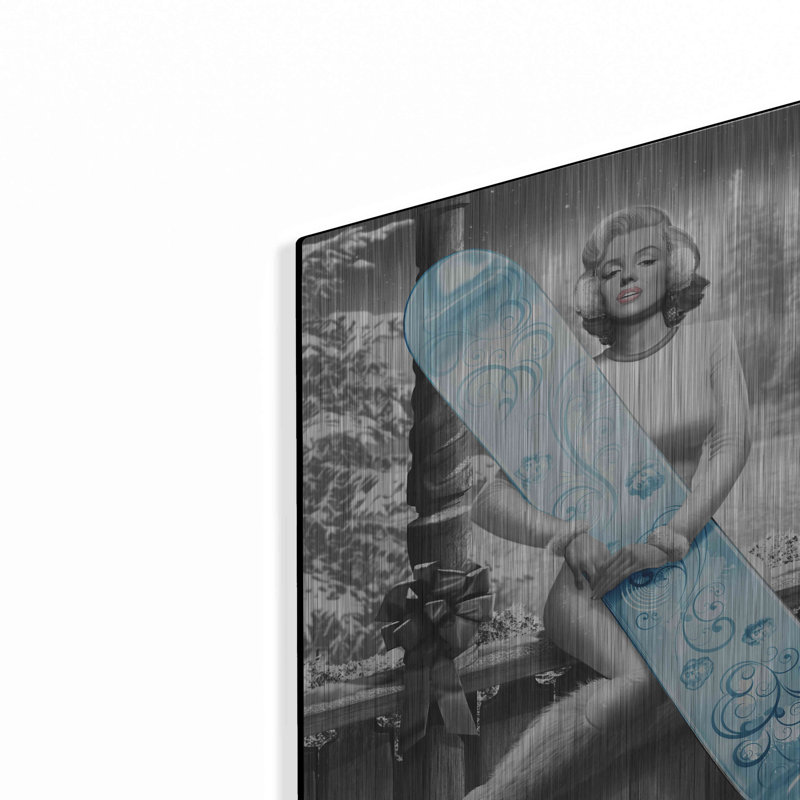 «Marilyn Snowboard» par JJ Brando, H 16 po x l 12 po