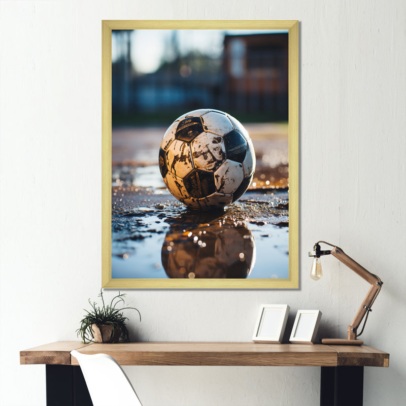 Klothildis soccer ball of shadows II sur toile, Encadrement doré, H 20 po x l 12 po x P 1 po