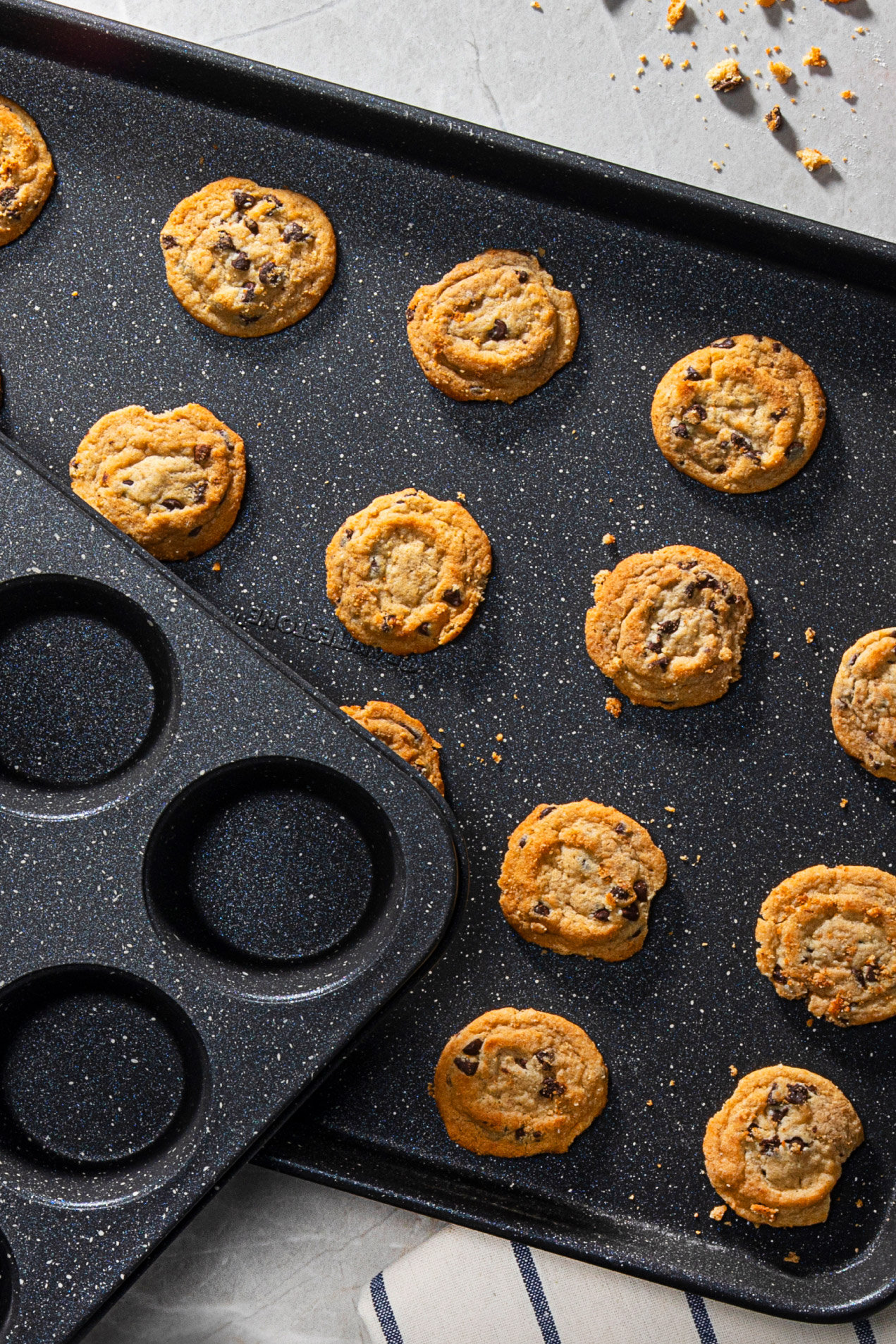 Nonstick Cookie Sheet 17 , Carbon Steel Medium Size Cookie Tray Premium  Food-Grade Coating, 17 - Fry's Food Stores