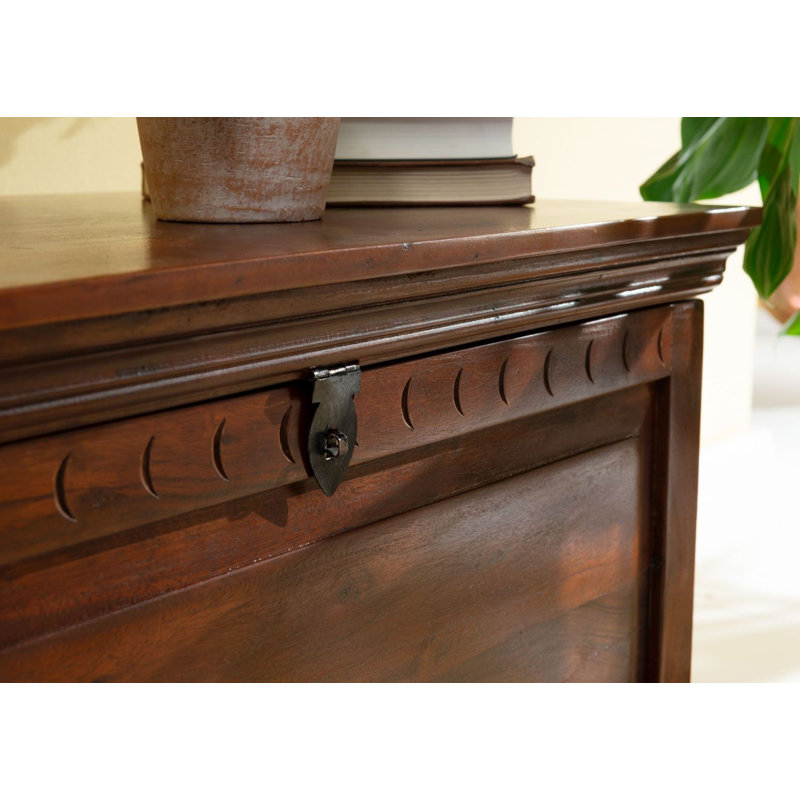 Oxford Blanket Chest, Nougat