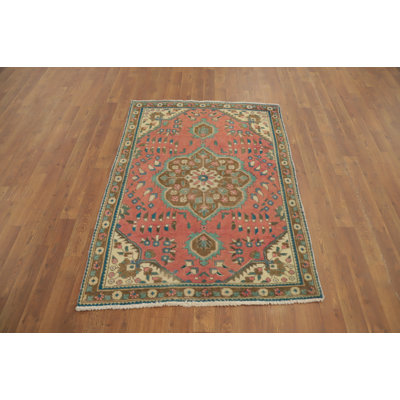 Tapis traditionnel rose en laine 3x5