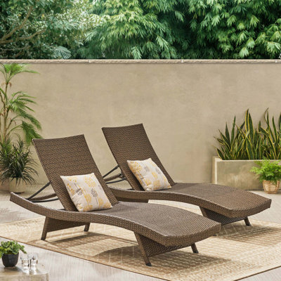 Billur Outdoor Wicker Chaise Lounge Set