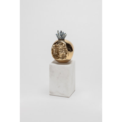 Figurines & Sculptures