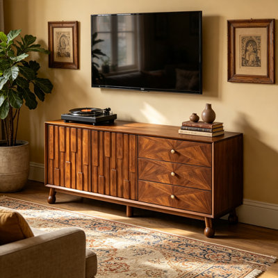 Meuble télé 56 pouces Mid-Century moderne en bois brun noyer avec 3 tiroirs et 2 portes de rangement, buffet polyvalent pour le salon, la salle à manger et le vestibule