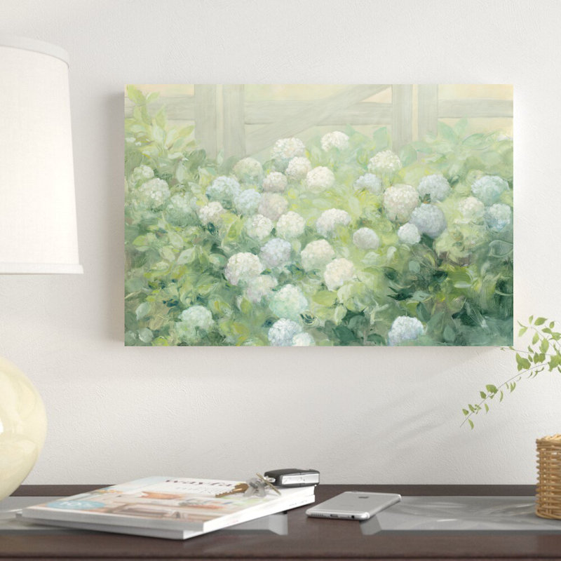 «Hydrangea Lane» par Julia Purinton, reproduction d'art sur toile tendue, H 12 po x l 18 po