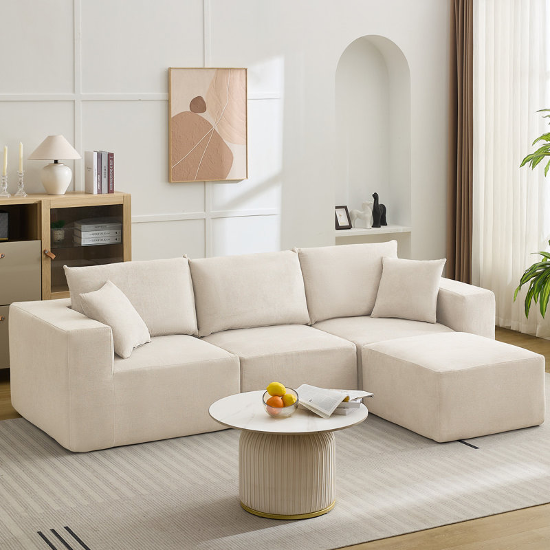 3. Housse souple. Compressez trois combinaisons de blocs modulaires pour former un canapé à pieds courts., Beige