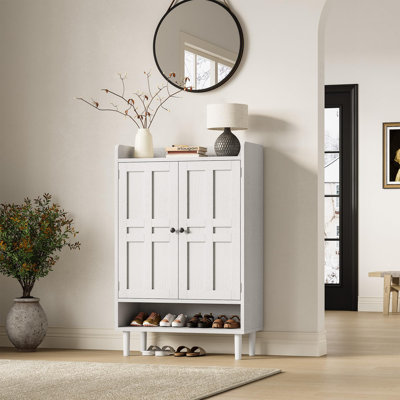 Meuble à chaussures à 6 niveaux avec portes, rangement haut pour 25 à 30 paires de chaussures | 3 tablettes réglables pour bottes et talons, base surélevée pour un nettoyage facile, fermeture magnétique pour une stabilité optimale des portes