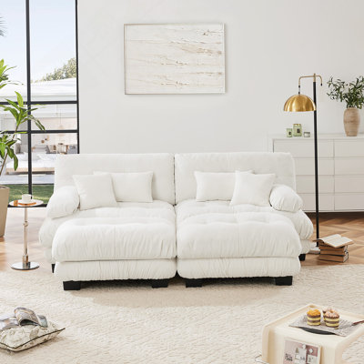 Canapé confortable en chenille avec plusieurs coussins pour le salon, élégant et relaxant