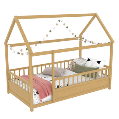 Lit de plancher en bois avec cadre de toit de maison et barrières de sécurité pour plus de confort et de sécurité