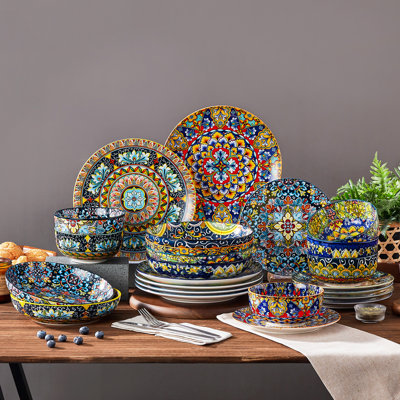 24 Piece Porcelain Dinnerware Set, Service For 6