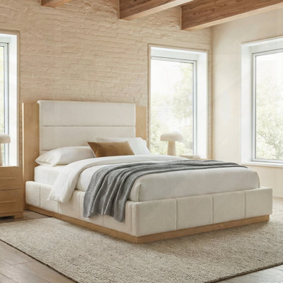 Structure de lit plateforme tapissier avec tête de lit en bois allongée, conception moderne, pas de sommier tapissier, très grand