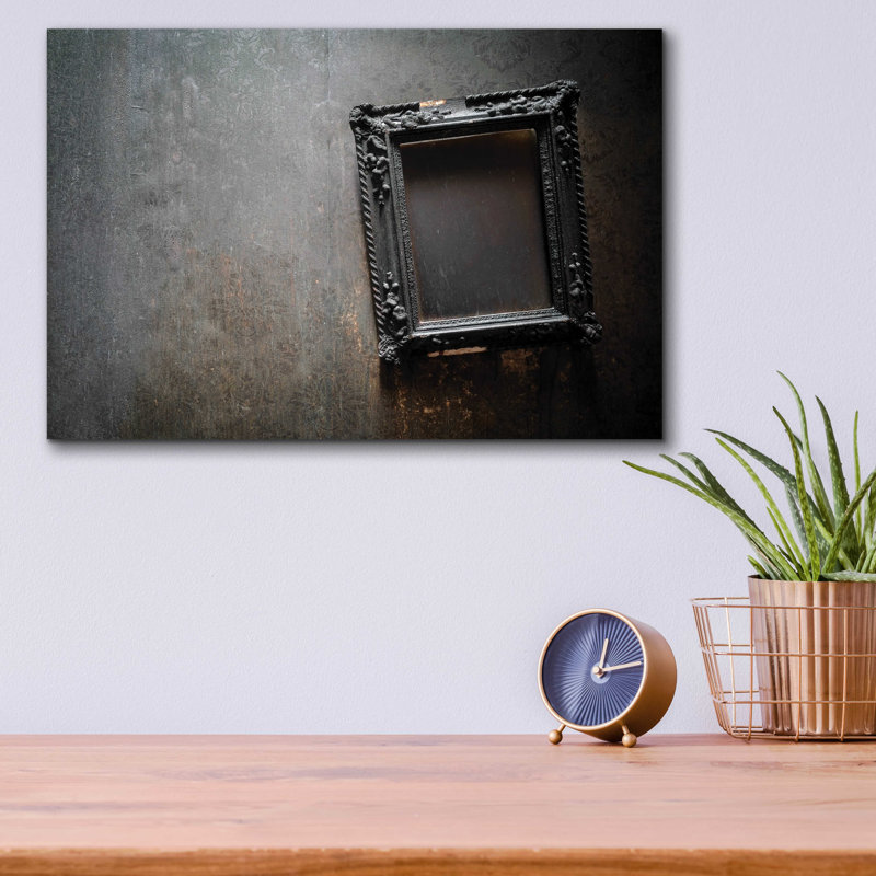 «Burned Frame» par Roman Robroek, H 12 po x l 16 po x P 0,13 po