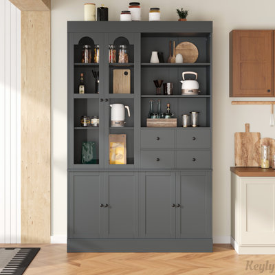 Grand garde-manger avec huche