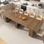 Table de salle à manger de style campagnard très long de 126 po pour 10 à 14 personnes, grande table rustique de cuisine et de salle à manger avec tablettes de rangement intégrées, base piédestal double robuste, noyer