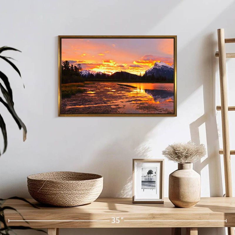 Coucher de soleil au lac Vermilion, 19 po x 13 po, Cadre flottant doré