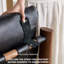 Fauteuil de loisir de 27,56 po de style minimaliste de luxe avec coussin supérieur en cuir noir, structure en bois de frêne et dossier simple pour le salon et le balcon