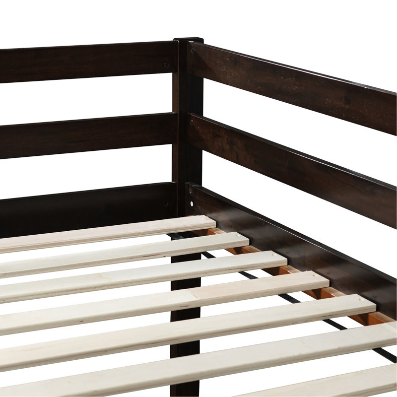 Lit simple mezzanine en bois d'hévéa massif. Maximisez l'espace de la chambre à coucher. Pour un accès facile. Et fiable. Assemblage inclus, lit en bois, couleur. Conception peu encombrante. Commodité. Construire. Instructions