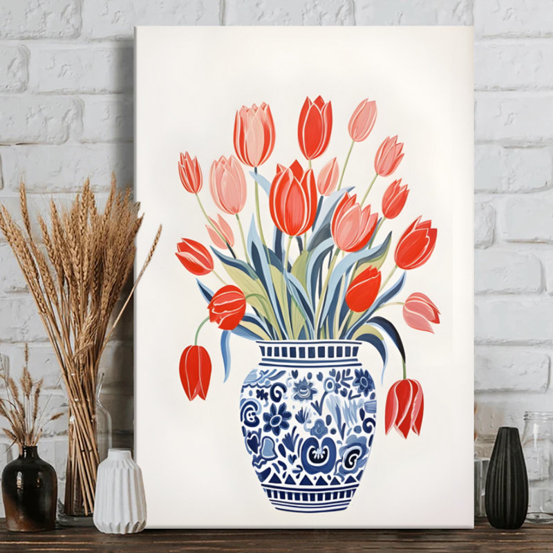 Vase avec tulipes rouges - Motif complexe bleu sur toile tendue - H 36 po x l 24 po