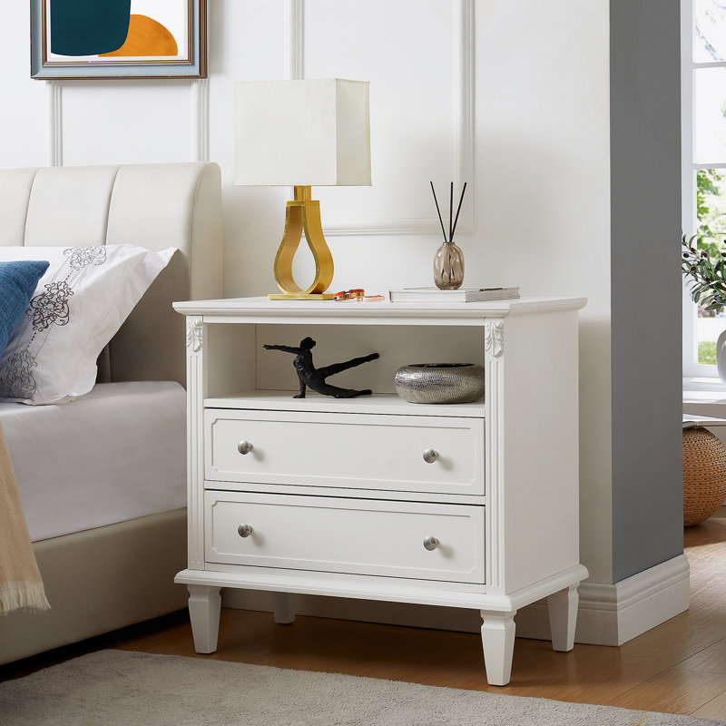 Table de chevet à aire ouverte et commode 2 tiroirs avec station de charge, table de bout de style maison de campagne avec ports et prises USB, table d'appoint cannelée de style pilastre pour le confort et la commodité de la chambre à coucher