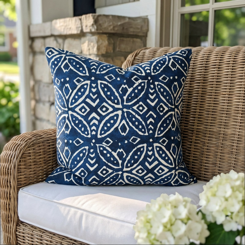 Batik extérieur indigo tropical, Carré 18 po, Housse de coussin seulement - sans coussin