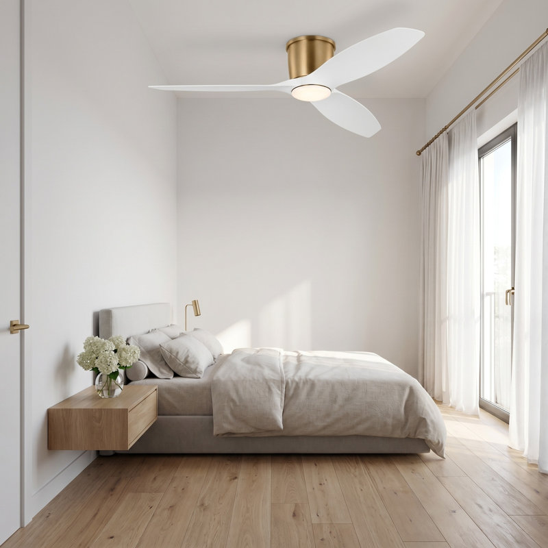 Ventilateur de plafond avec lumières DEL Aisling, Blanc mat, Laiton satiné, 52"