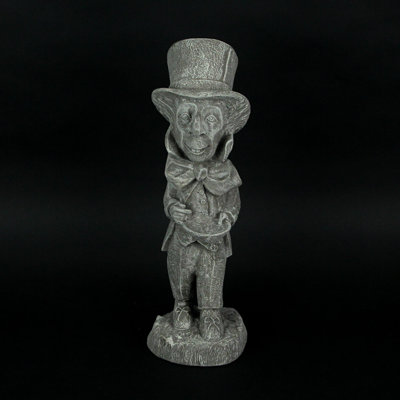 Statue de jardin fantaisiste en ciment représentant le Chapelier fou d'Alice au pays des merveilles, gris pâle, 49 cm de hauteur