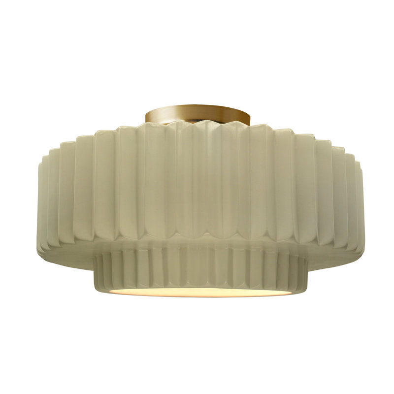 Plafonnier semi-encastré en céramique Radiance, H 8 po x l 16,5 po x P 16,5 po, Vanille lustrée, Laiton brossé