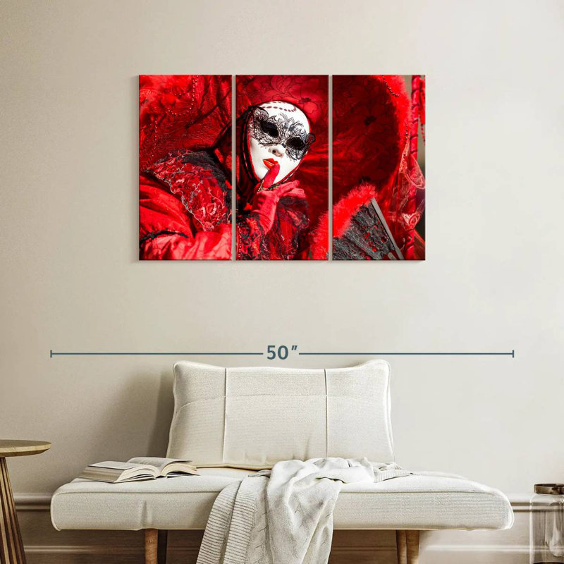 Déguisement de carnaval rouge, H 24 po x l 38 po