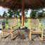 Ensemble 2 pièces de chaises berçantes de patio en bois d'acacia avec assise et dossier en rotin d'osier-405060947