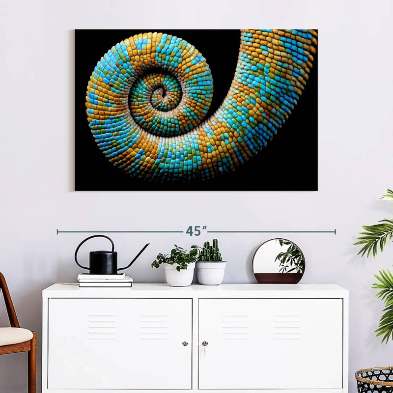 Brampt Curled Chameleon, 26" H x 39" W