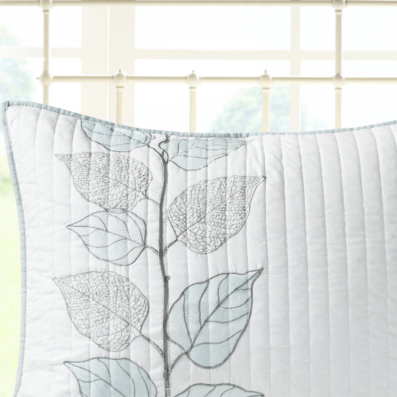 Courtepointe 6 pièces avec coussins brodés, motif floral en microfibre bleue, brossé réversible, motif de broderie classique