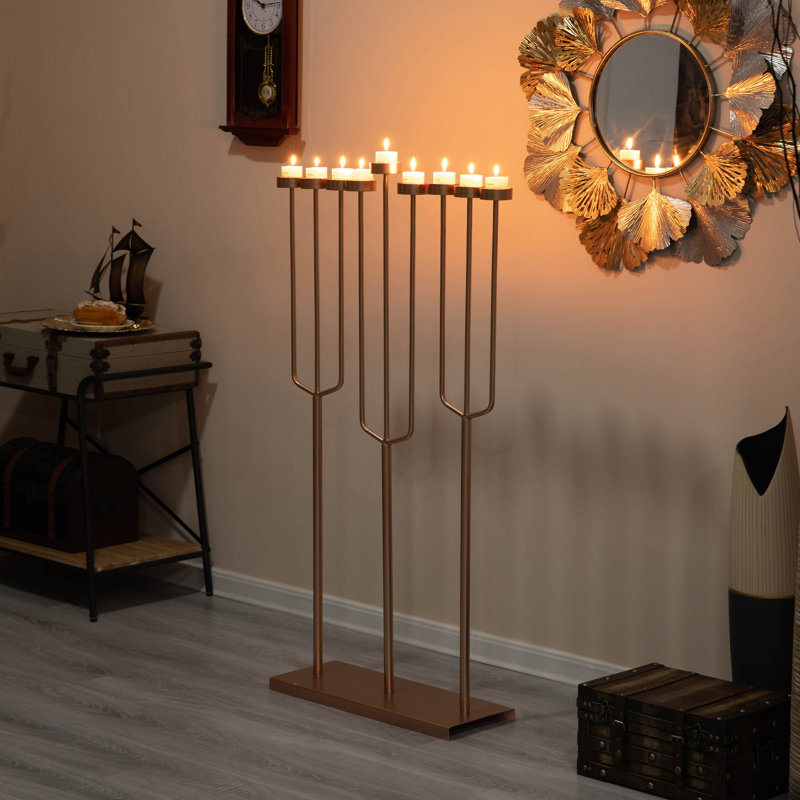 Metal Tabletop Candelabra, H 51 po x l 22,75 po x P 8,50 po, Or rose