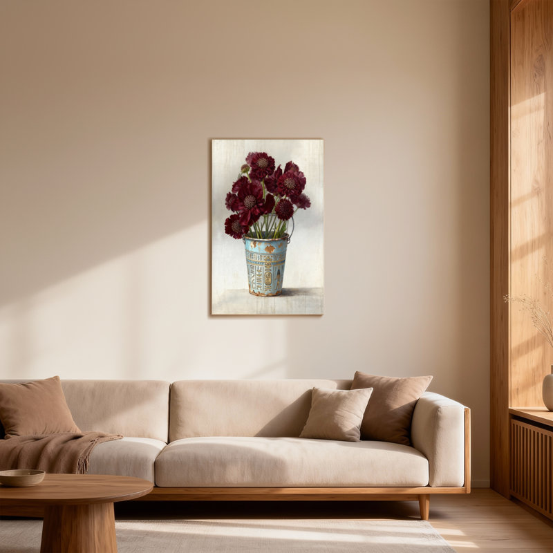 Arrangement floral de plantes et de fleurs dans un seau décoratif, H 24 po x l 16 po