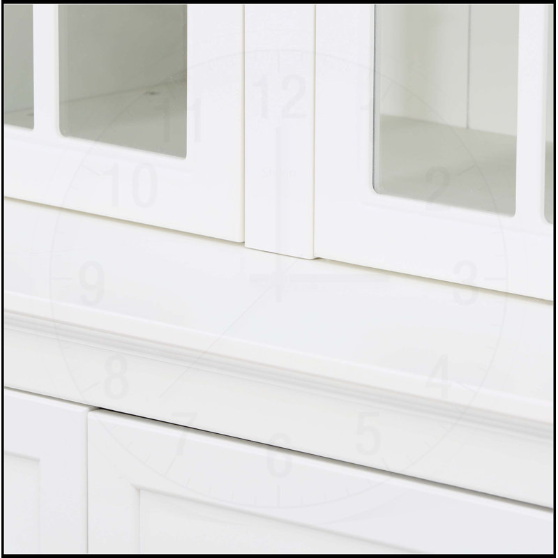 Garde-manger autoportant avec portes vitrées et solides, fenêtres en treillis et tablettes réglables pour la présentation et le rangement de la ferme, blanc