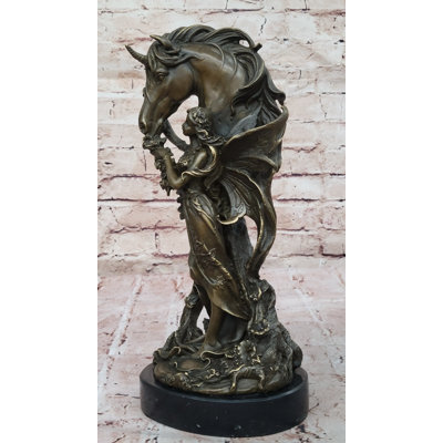 Figurines et sculptures tauriques