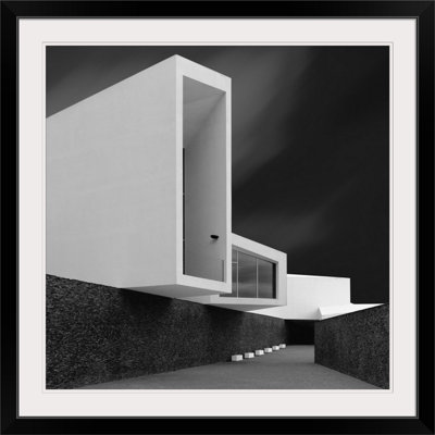 Straub " White Walls " by Olavo Azevedo