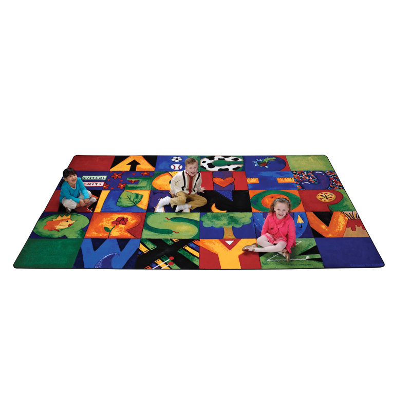 Tapis rouge / bleu touffeté à la main Hide & Seek Literacy, Rectangle 7 pi 6 po x 12 pi