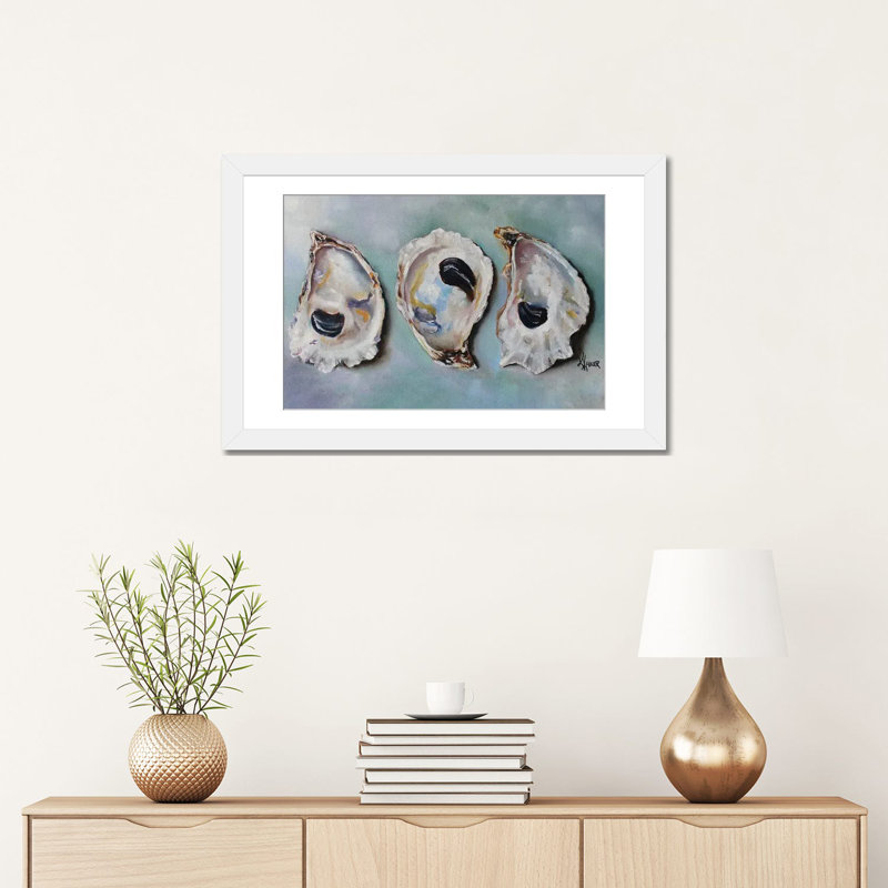 «Bay Oyster Shells» par Kristine Kainer, reproduction, Papier dans un cadre photo, H 24 po x l 32 po, Blanc