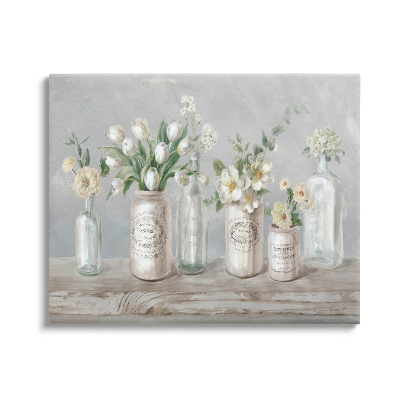 «Traditional Traditional Arrangement Vases» par Danhui Nai - peinture sur toile tendue, H 24 po x l 30 po x P 1,5 po