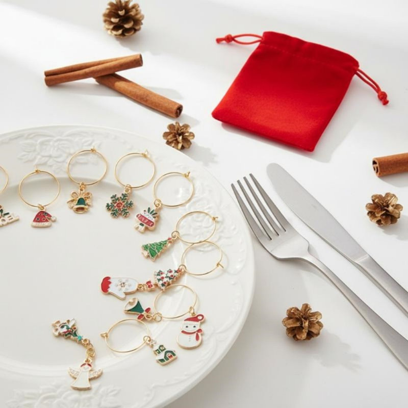 Ensemble de 20 breloques de Noël assorties avec sac de rangement en velours pour le souper de Noël