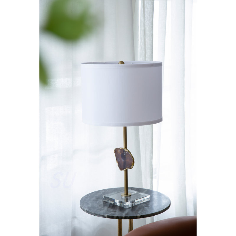 Lampe de table D14 x 25,2 po avec tranche en agate et abat-jour tambour blanc (assemblage de l'abat-jour requis)