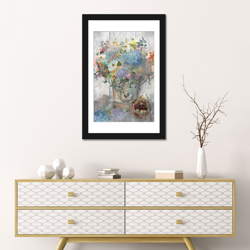 «Bucket of Flowers I», reproduction sur toile tendue, H 24 po x l 16 po x P 1 po, Papier beaux-arts encadré noir, Blanc